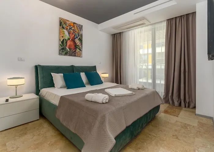 Astria Amalfi - Complex Novum