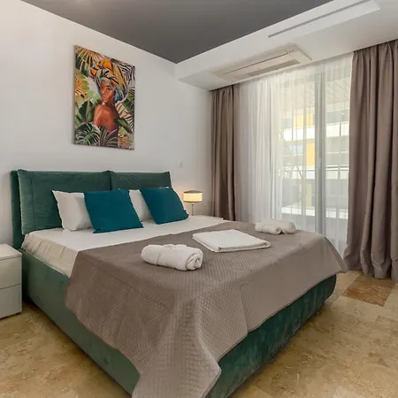 Astria Amalfi - Complex Novum